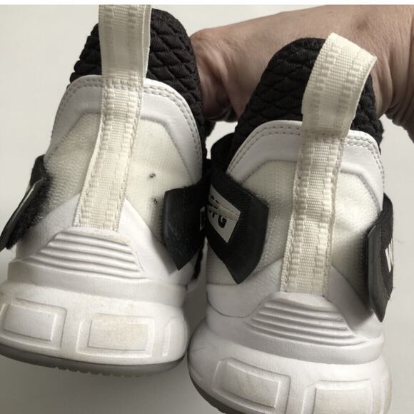 Nike Lebron Solider XII Basketball Sneakers Size 7 - Picture 5 of 12